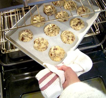 choc_chip_oven_flip