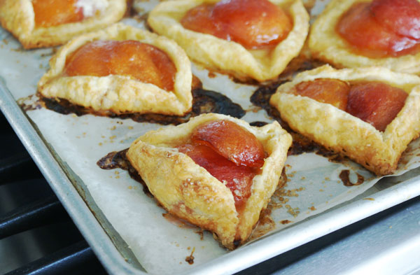 apricot-tart-baked