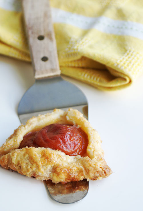apricot-tart-on-spatula