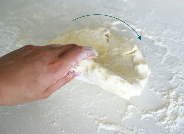 apricot-tart-rotate-dough