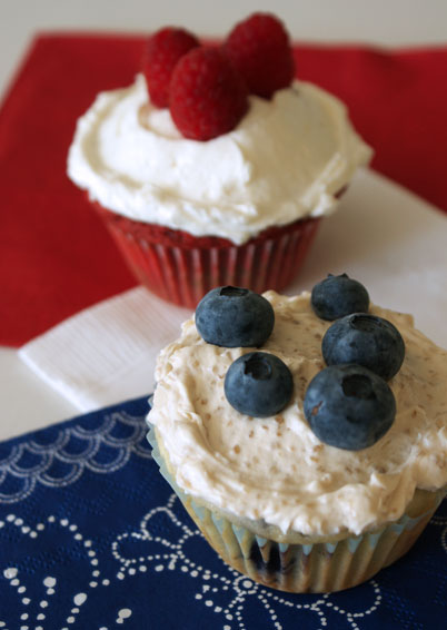 blueberry-cupcakes-both-flavors