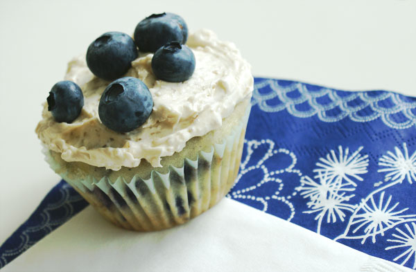 blueberry-cupcakes-final