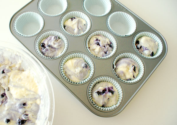 blueberry-cupcakes-scoop-batter