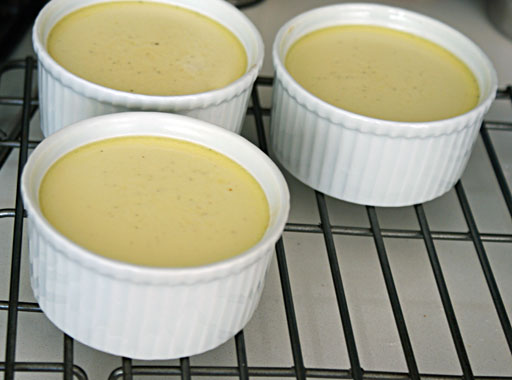 creme_caramel_cooling