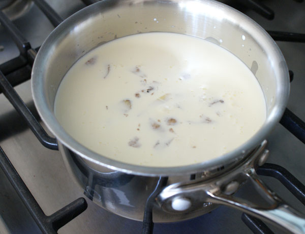 ginger-ice-cream-liquids-in-pot