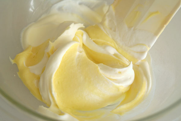 lemon-mousse-folding-cream