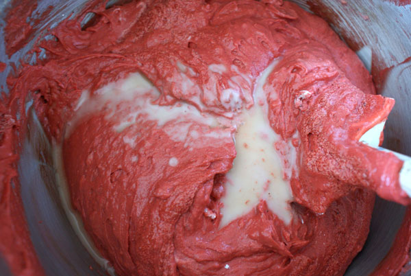 red-velvet-vinegar-to-batter