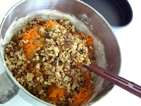 carrot_cake_add_carrots