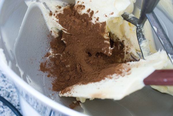 chocolate-buttercream-add-cocoa