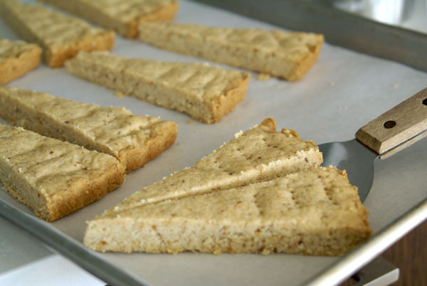 hazelnut-shortbread-lay-out