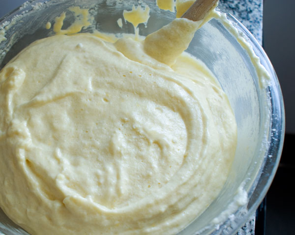 sponge-cake-fold-flour-4