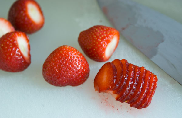 strawberry-chips-slice-strawberries