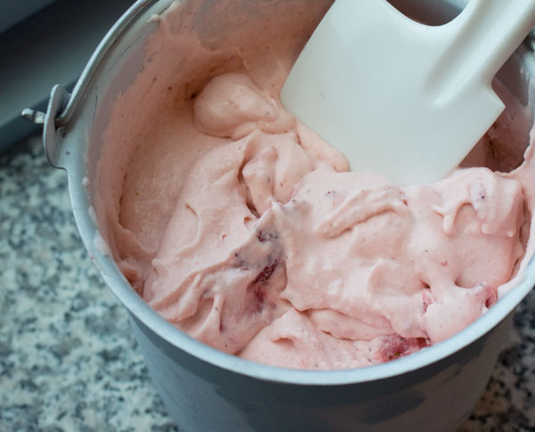 strawberry-ice-cream-churned