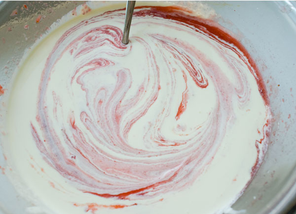 strawberry-ice-cream-stir-in-cream