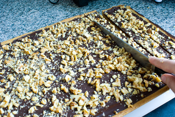 chocolate-toffee-bars-slice-1