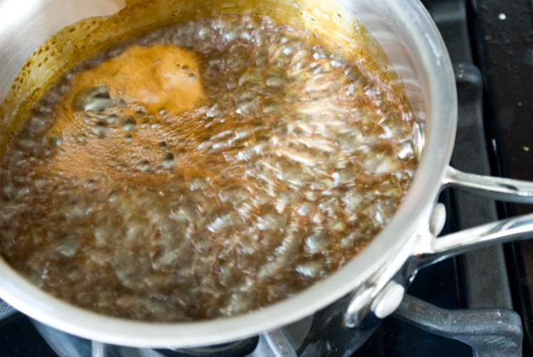 gingerbread-boiling-liquids