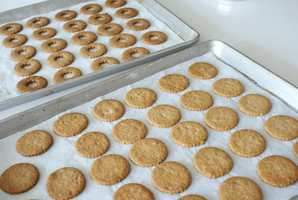 linzer-cookie-baked