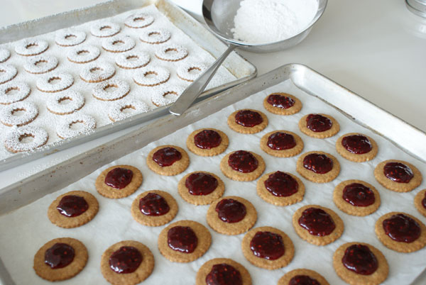 linzer-cookie-pipe-jam