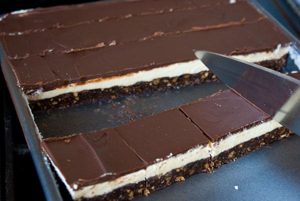 nanaimo-bars-slice